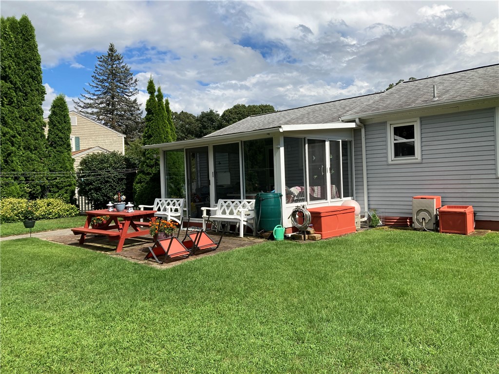 184 Bayberry Road Woonsocket, RI 02895 - Photo 17 of 17