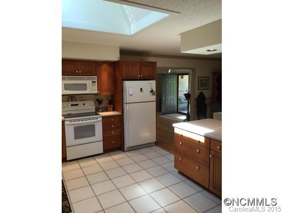 152 Thunder Road Brevard, NC 28712 - Photo 3 of 21 Gallery Image 3