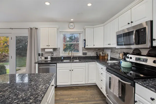 $699,000 | 9180 Yorkshire Drive, Saline, MI 48176