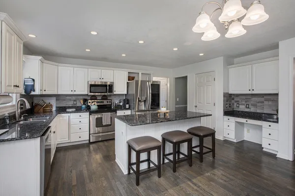 $699,000 | 9180 Yorkshire Drive, Saline, MI 48176