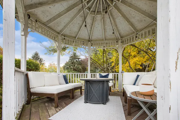 $699,000 | 9180 Yorkshire Drive, Saline, MI 48176