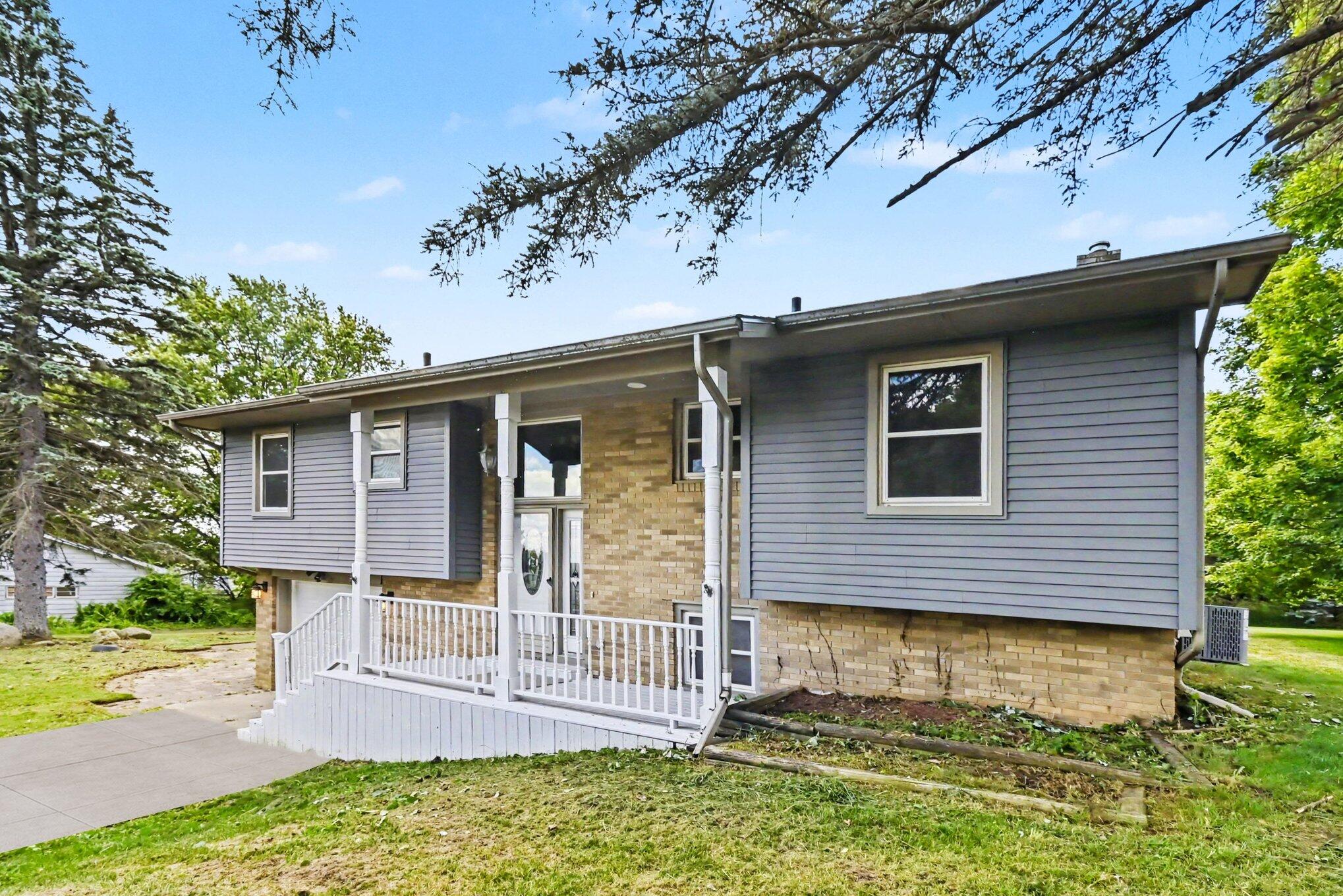 1077 Gidner Road Charlotte, MI 48813 - Photo 3 of 29 003_file_2937