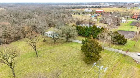 $100,000 | 4745 Highway 33, Wellsville, KS 66092