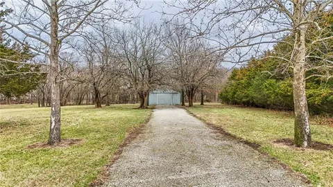$100,000 | 4745 Highway 33, Wellsville, KS 66092