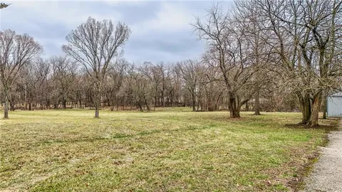 $100,000 | 4745 Highway 33, Wellsville, KS 66092