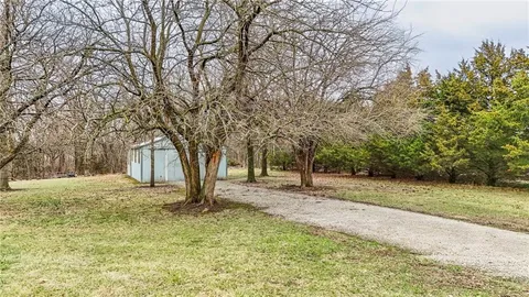 $100,000 | 4745 Highway 33, Wellsville, KS 66092
