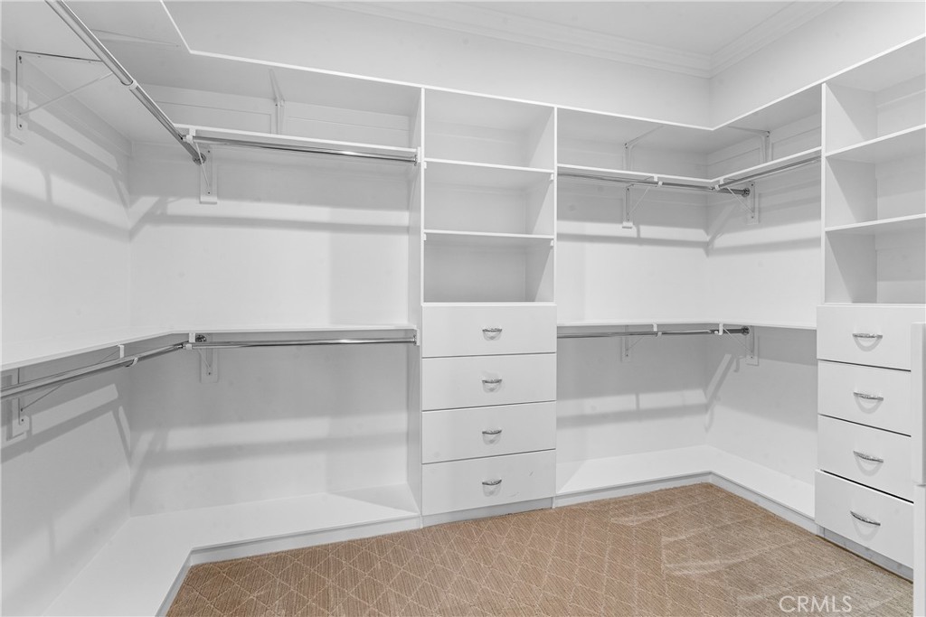 3255 Lombardy Road Pasadena, CA 91107 - Photo 25 of 69 master walk in closet
