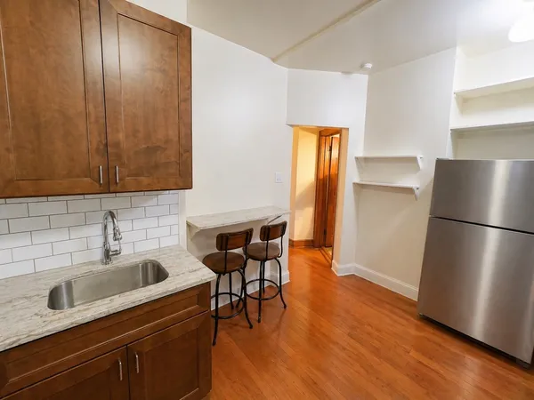 $2,700 | 2502 North Kedzie Boulevard, Unit 1, Chicago, IL 60647