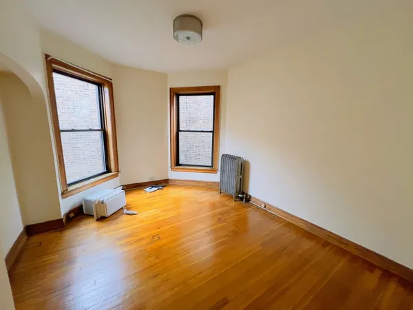 $2,700 | 2502 North Kedzie Boulevard, Unit 1, Chicago, IL 60647