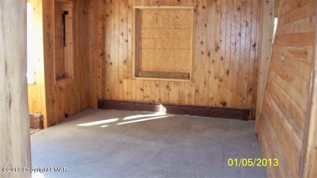 273 Crescent Lake Road Scotrun, PA 18355 - Photo 4 of 8 Dining room