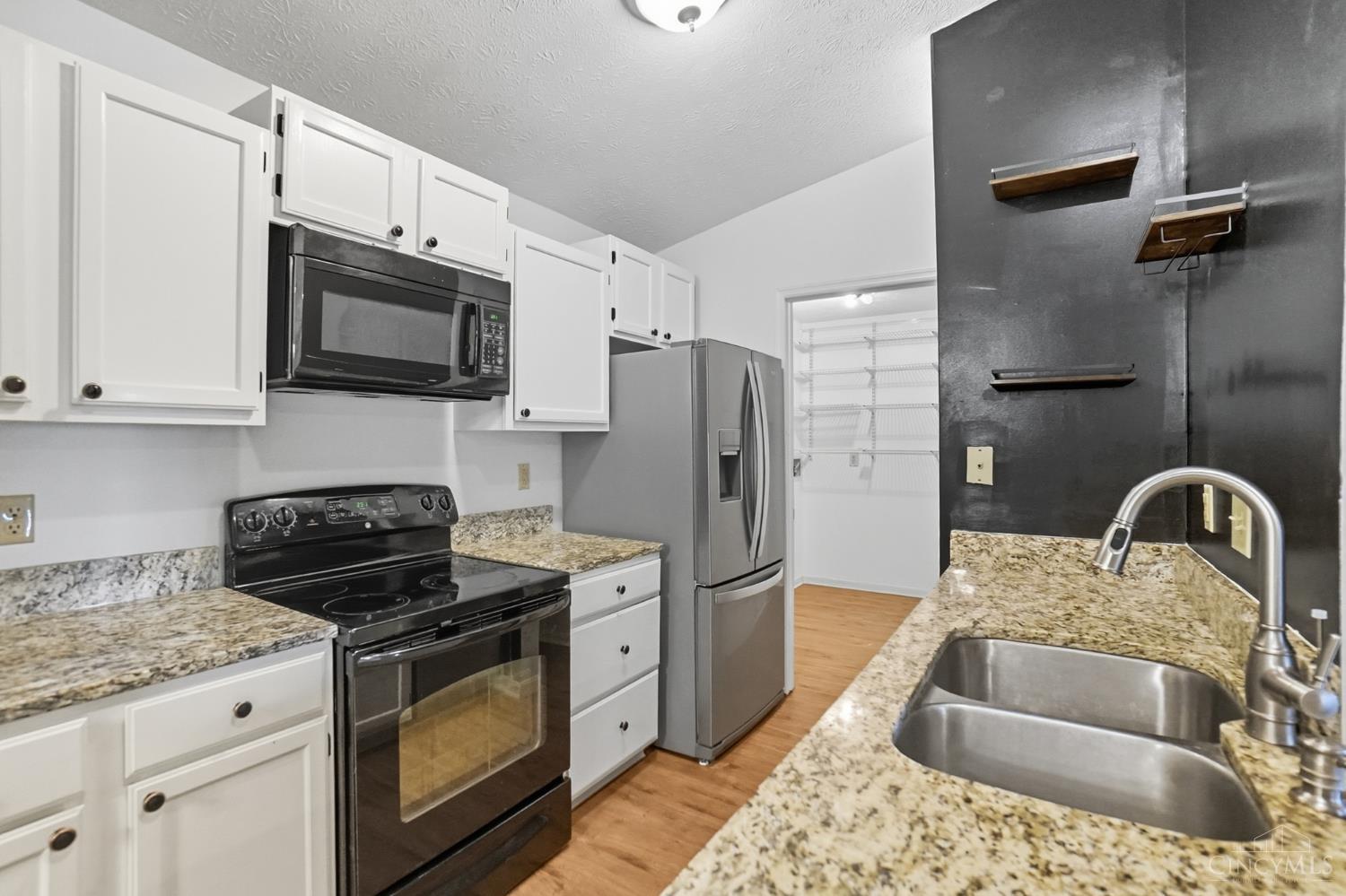 7392 Ridgepoint Drive, Unit 9 Cincinnati, OH 45230 - Photo 14 of 30 Gallery Image 14