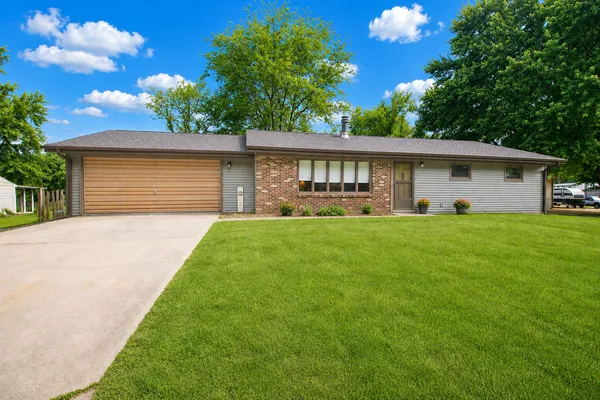 $279,900 | 5091 West Murray Drive, Dixon, IL 61021