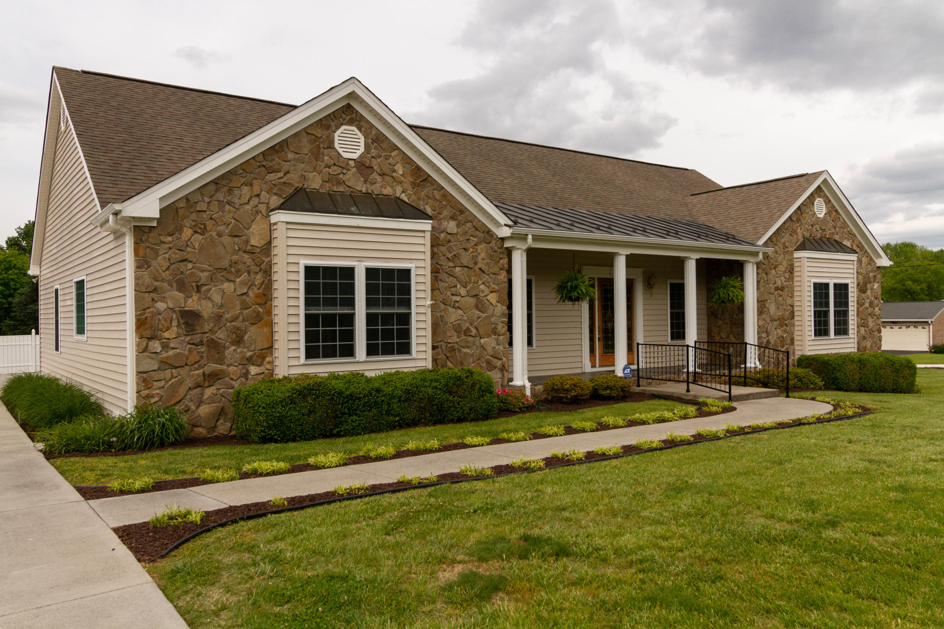 3504 Pinnacle Ridge Road Northeast Roanoke, VA 24012 - Photo 1 of 10 3504 Pinnacle Ridge