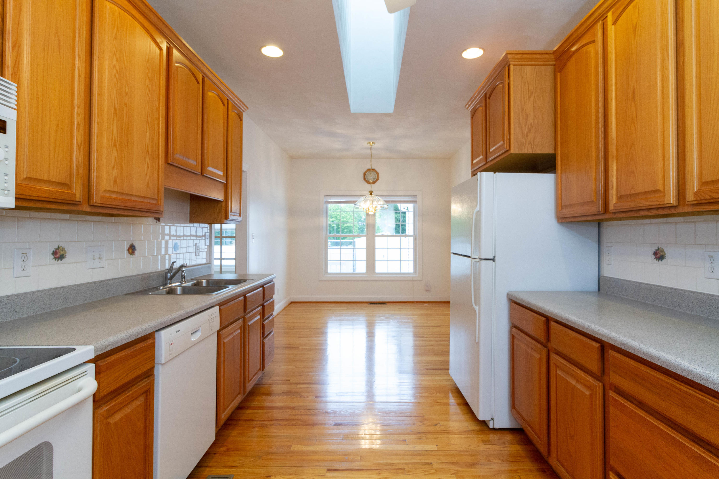 3504 Pinnacle Ridge Road Northeast Roanoke, VA 24012 - Photo 4 of 10 Kitchen
