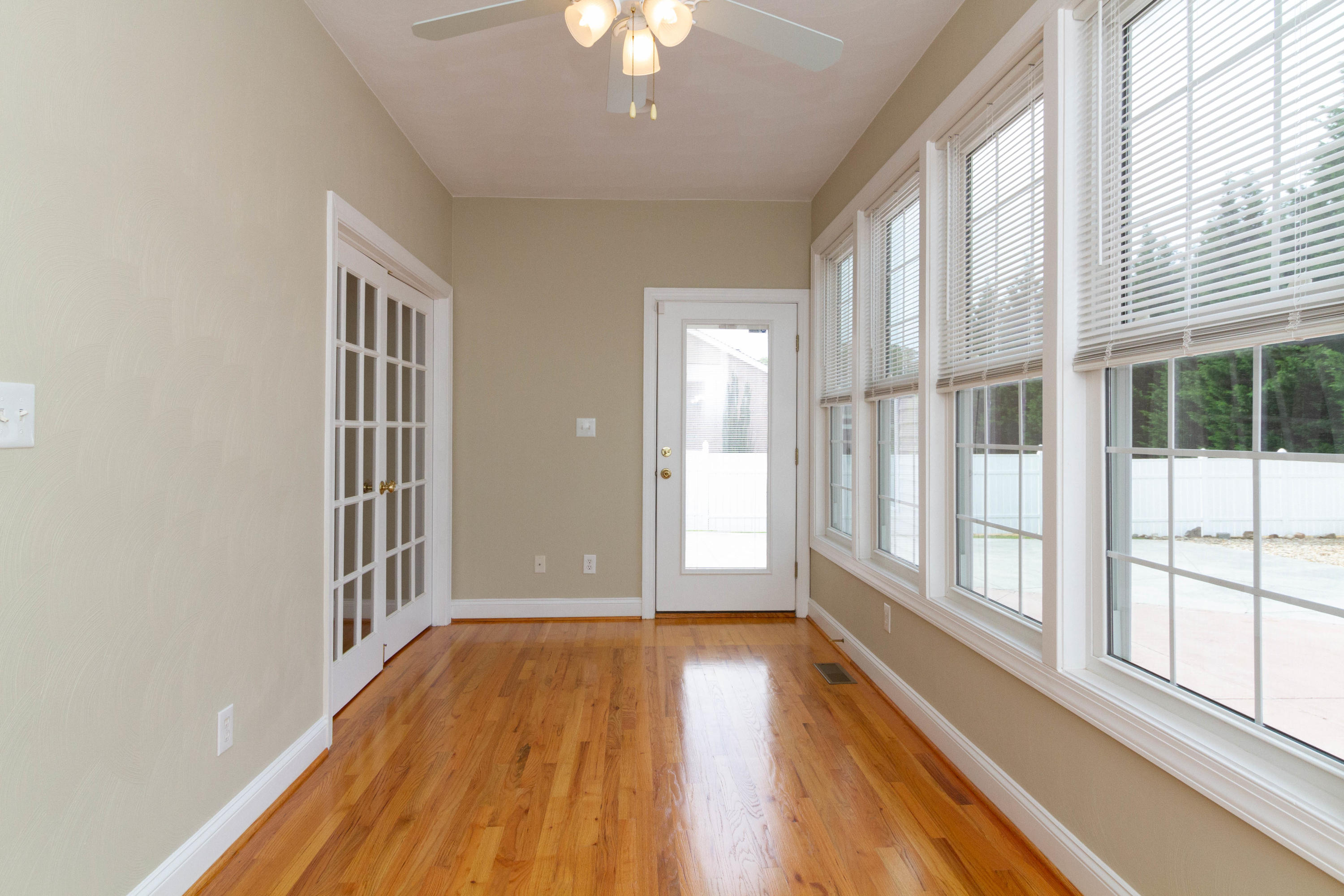3504 Pinnacle Ridge Road Northeast Roanoke, VA 24012 - Photo 5 of 10 Sunroom