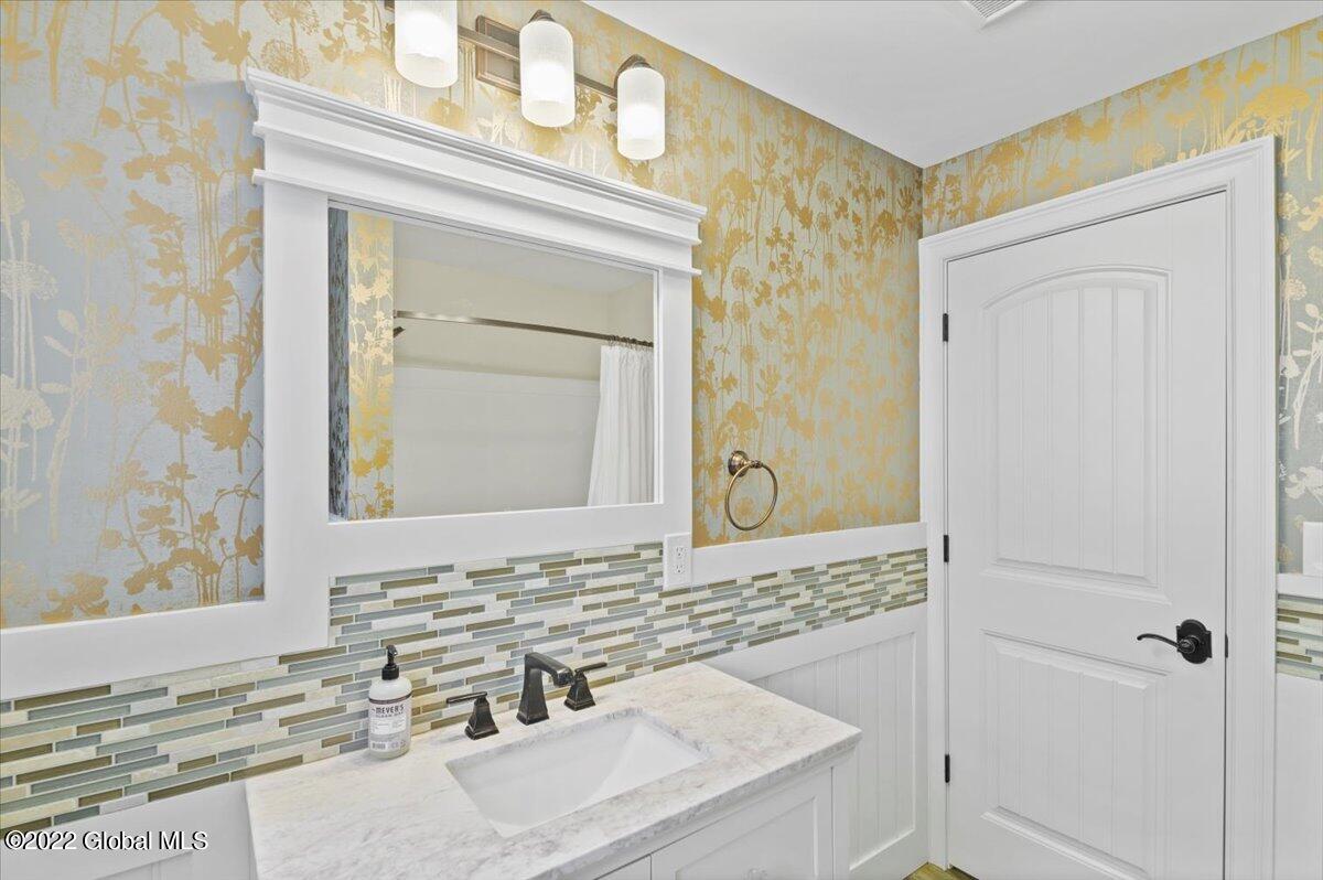 30 Swatling Road Colonie, NY 12110 - Photo 20 of 54 15-FJD_5389
