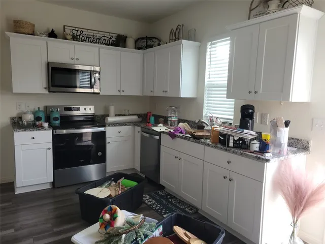 $295,000 | 107 Gemsbok Road, Hutto, TX 78634