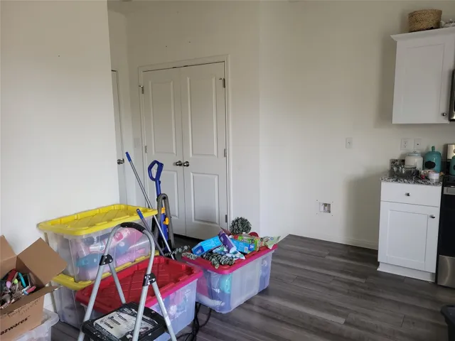 $295,000 | 107 Gemsbok Road, Hutto, TX 78634