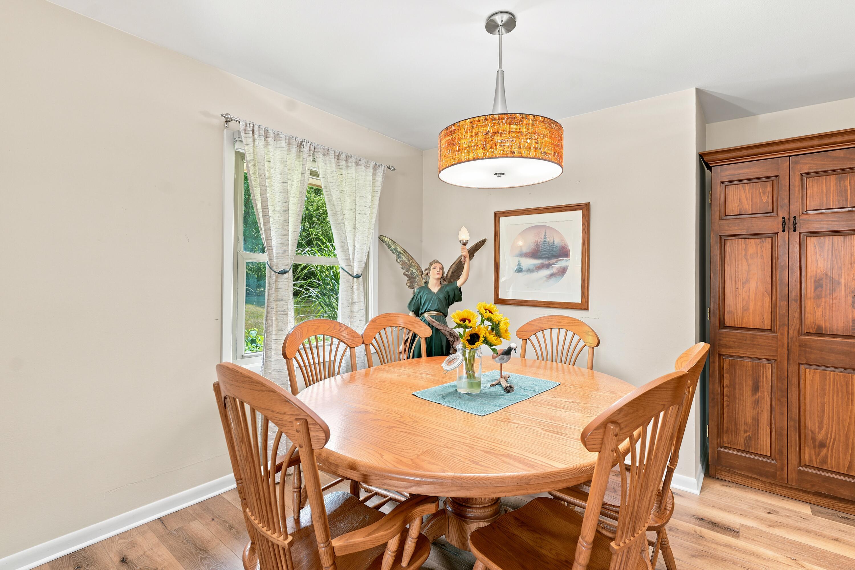 S58W29985 McFarlane Road Genesee, WI 53149 - Photo 8 of 43 Dining Area