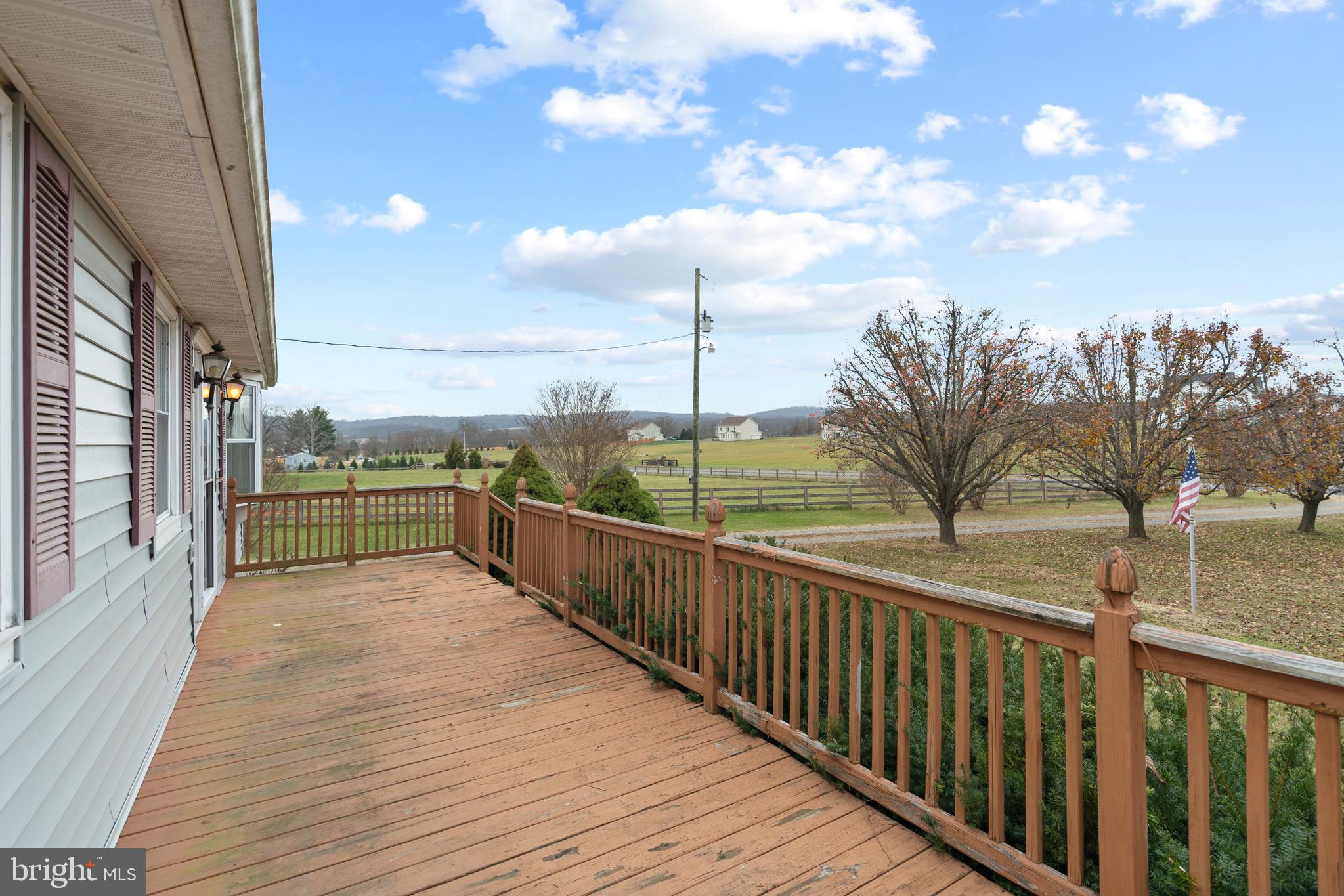 42567 Spinks Ferry Road Leesburg, VA 20176 - Photo 27 of 37 Porch