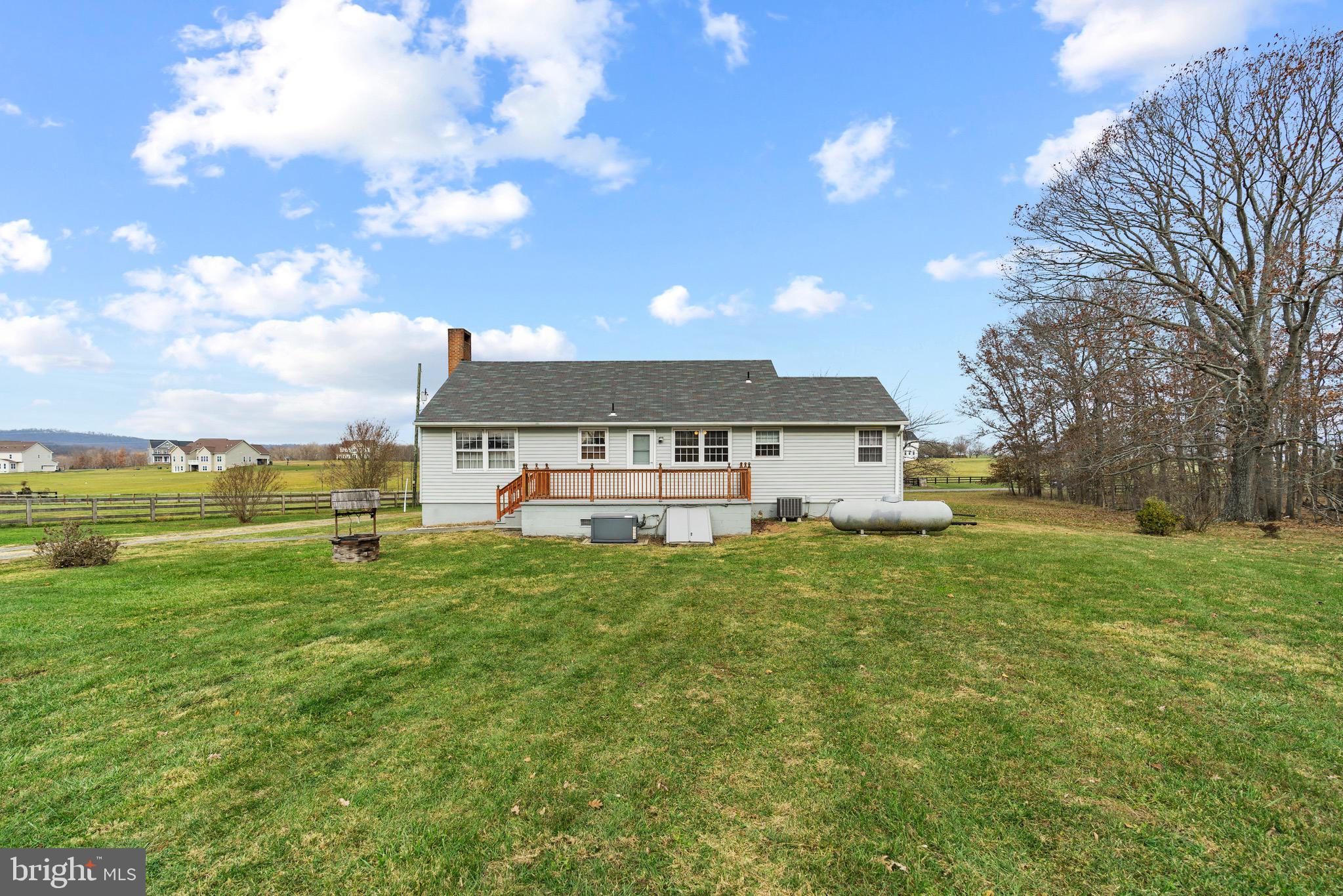 42567 Spinks Ferry Road Leesburg, VA 20176 - Photo 31 of 37 Exterior Rear