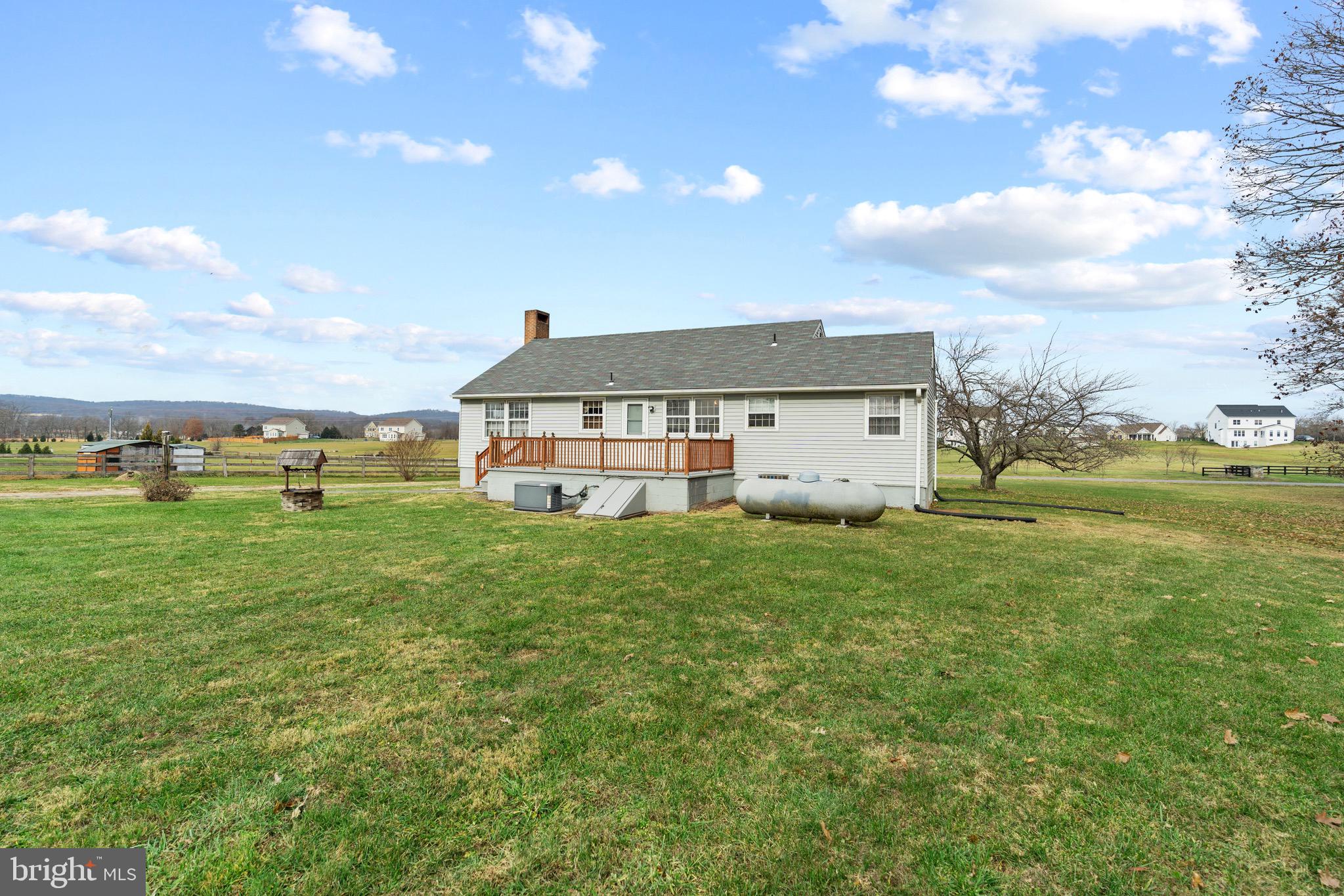 42567 Spinks Ferry Road Leesburg, VA 20176 - Photo 32 of 37 Exterior Rear