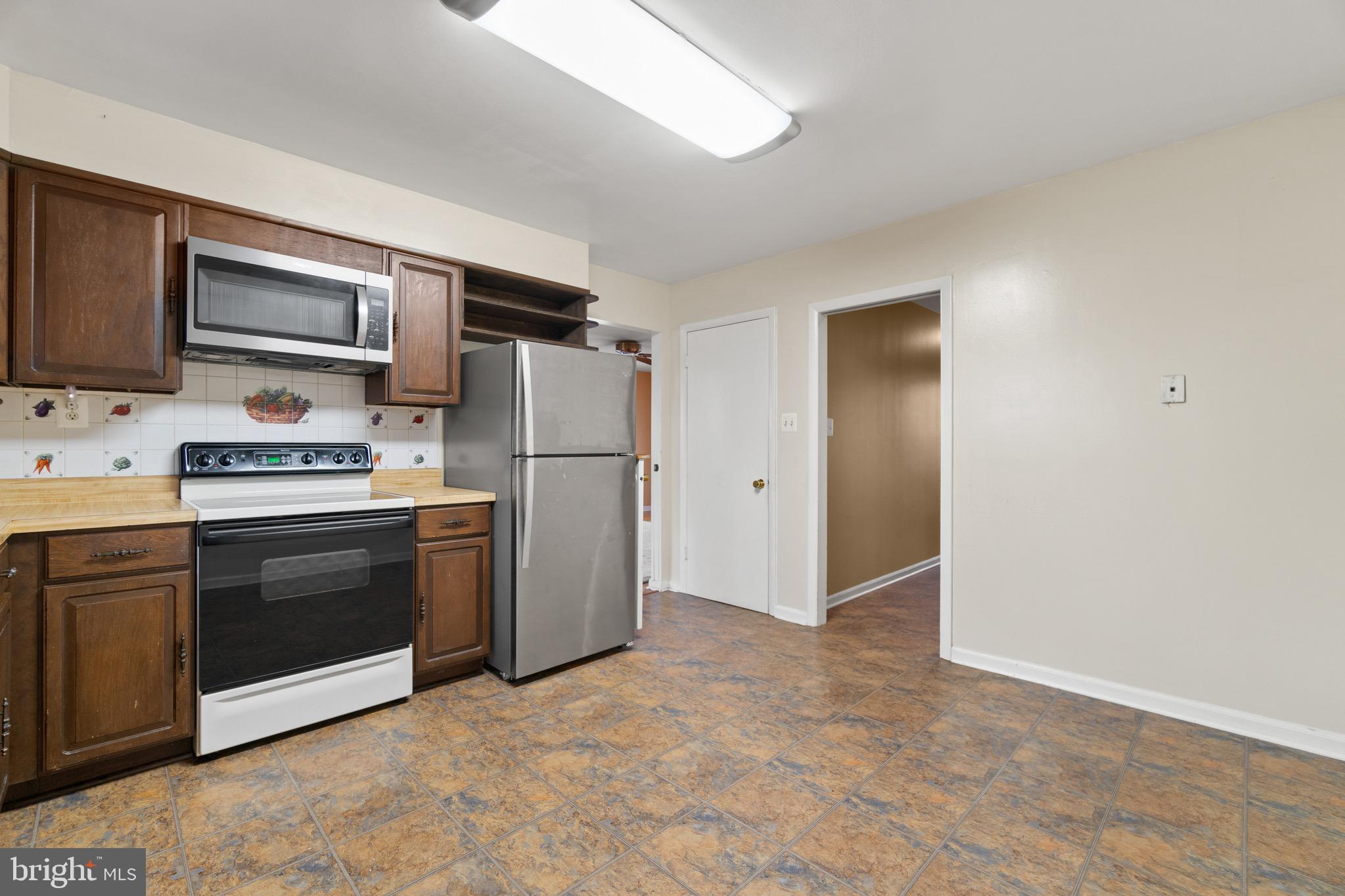 42567 Spinks Ferry Road Leesburg, VA 20176 - Photo 10 of 37 Kitchen