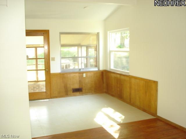 8400 West Moreland Road Cleveland, OH 44129 - Photo 6 of 23 Dining Room
