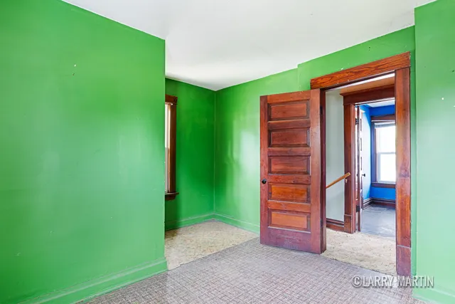 $180,000 | 2338 Lee Street Southwest, Wyoming, MI 49519