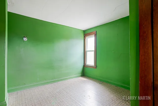 $180,000 | 2338 Lee Street Southwest, Wyoming, MI 49519