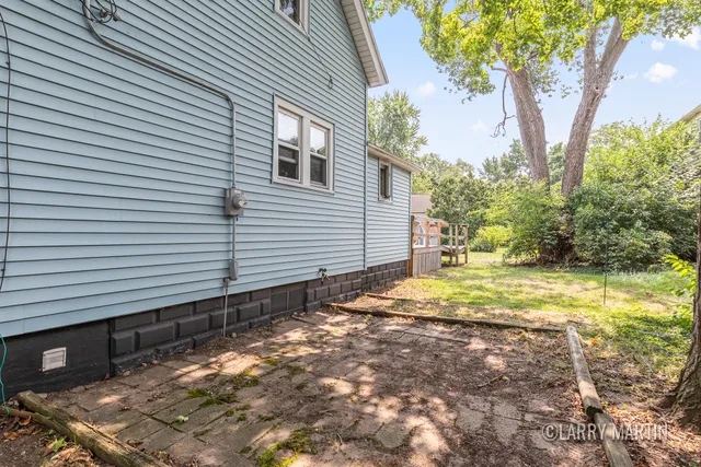 $180,000 | 2338 Lee Street Southwest, Wyoming, MI 49519