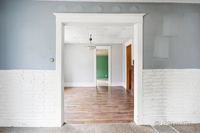 $180,000 | 2338 Lee Street Southwest, Wyoming, MI 49519