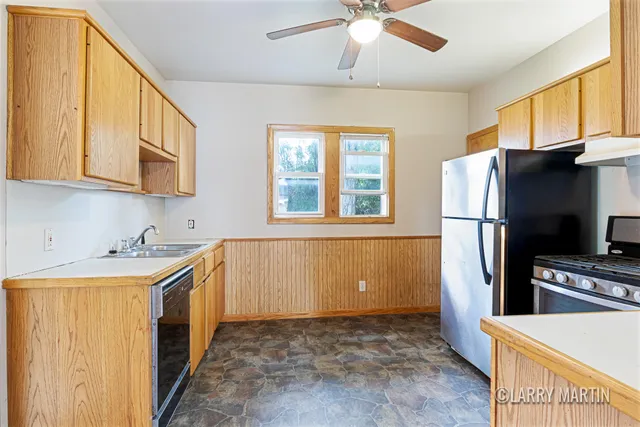 $180,000 | 2338 Lee Street Southwest, Wyoming, MI 49519