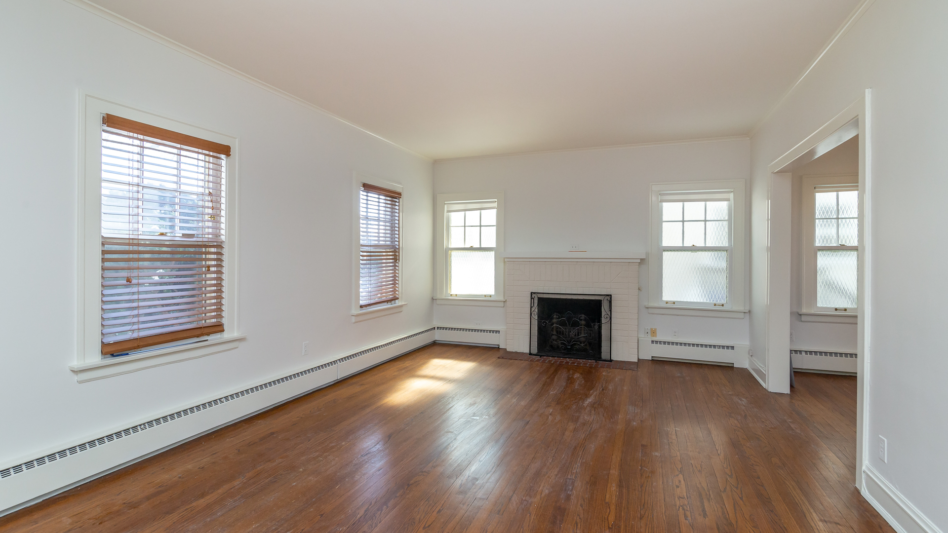 2210 Forestview Road Evanston, IL 60201 - Photo 2 of 28 Gallery Image 2