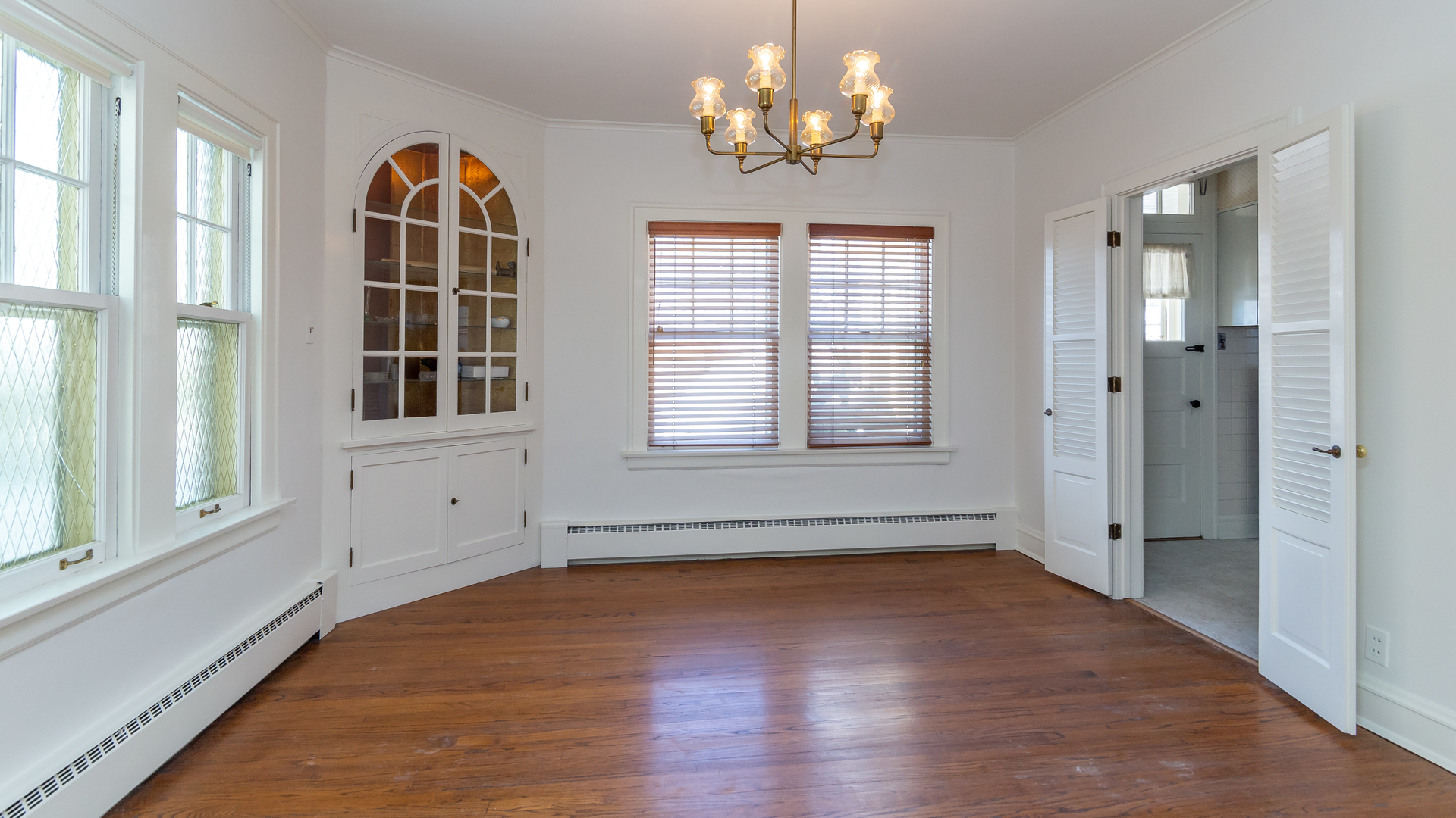 2210 Forestview Road Evanston, IL 60201 - Photo 6 of 28 Gallery Image 6