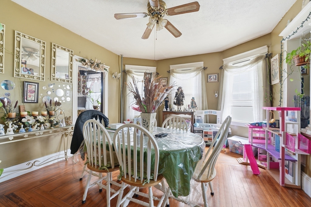 42 Berkshire Street Springfield, MA 01151 - Photo 16 of 36