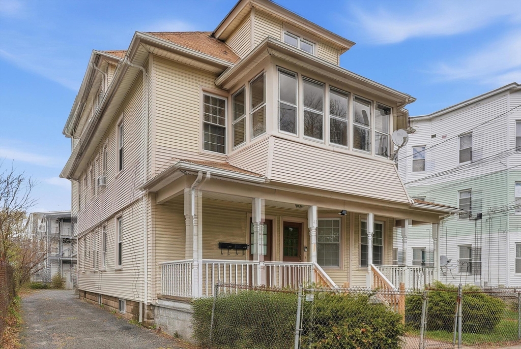42 Berkshire Street Springfield, MA 01151 - Photo 2 of 36