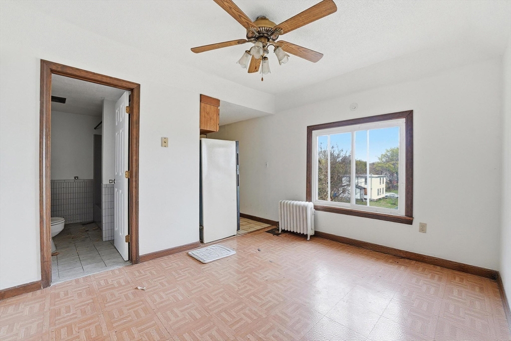 42 Berkshire Street Springfield, MA 01151 - Photo 31 of 36