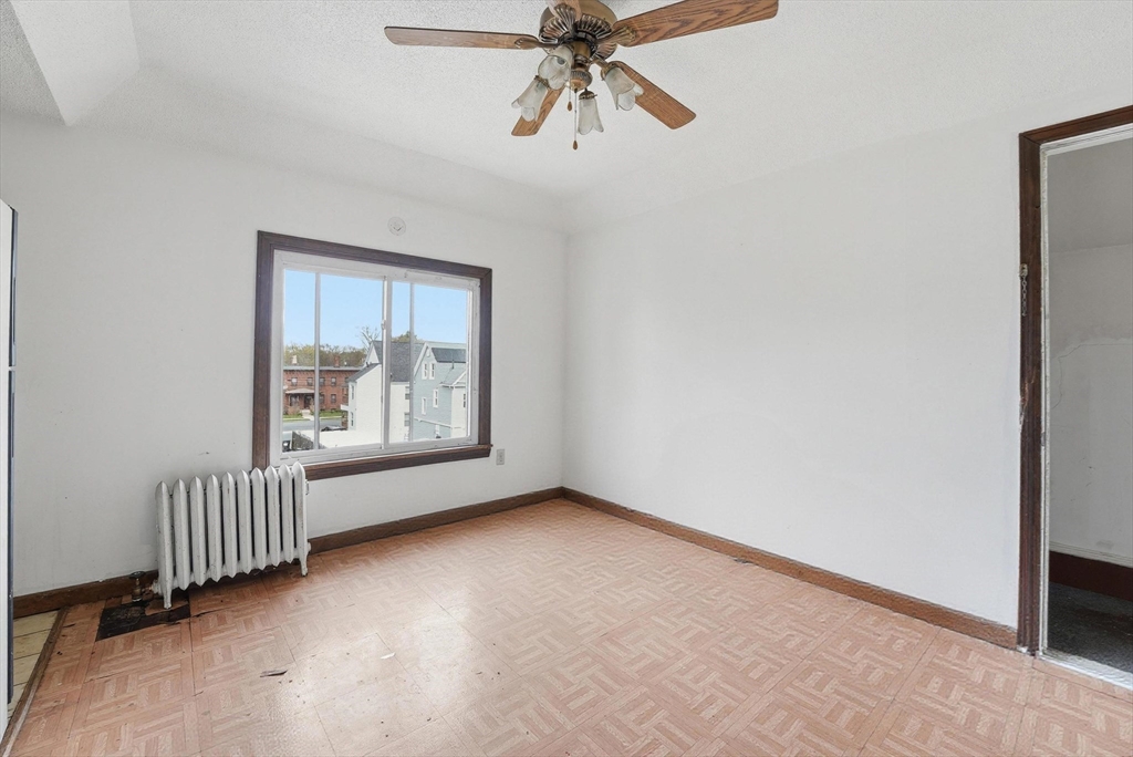 42 Berkshire Street Springfield, MA 01151 - Photo 32 of 36