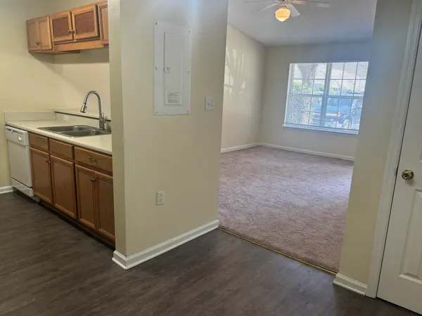 $1,350 | 2738 West Tharpe Street, Unit 1004, Tallahassee, FL 32303