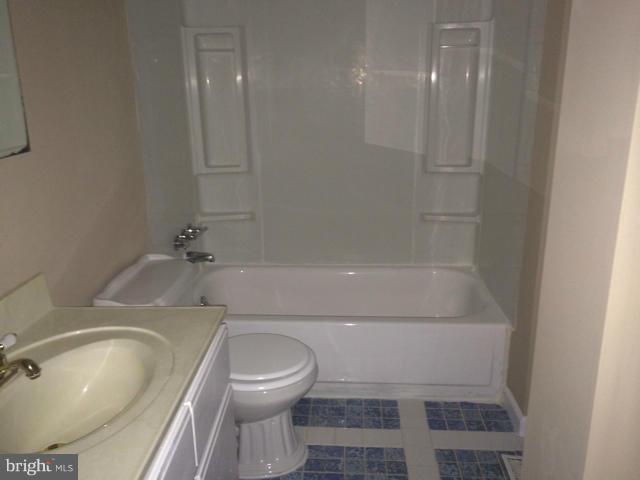 174 Dunlap Road Pasadena, MD 21122 - Photo 11 of 16 Bath