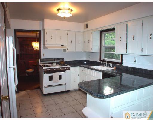 18 Oak Tree Road Monmouth Junction, NJ 08852 - Photo 2 of 10 Gallery Image 2