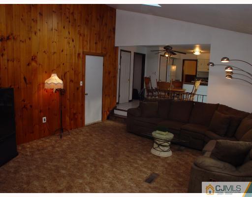 18 Oak Tree Road Monmouth Junction, NJ 08852 - Photo 6 of 10 Gallery Image 6