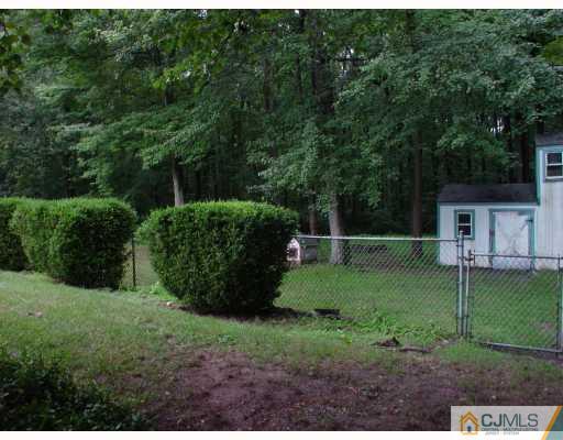 18 Oak Tree Road Monmouth Junction, NJ 08852 - Photo 10 of 10 Gallery Image 10