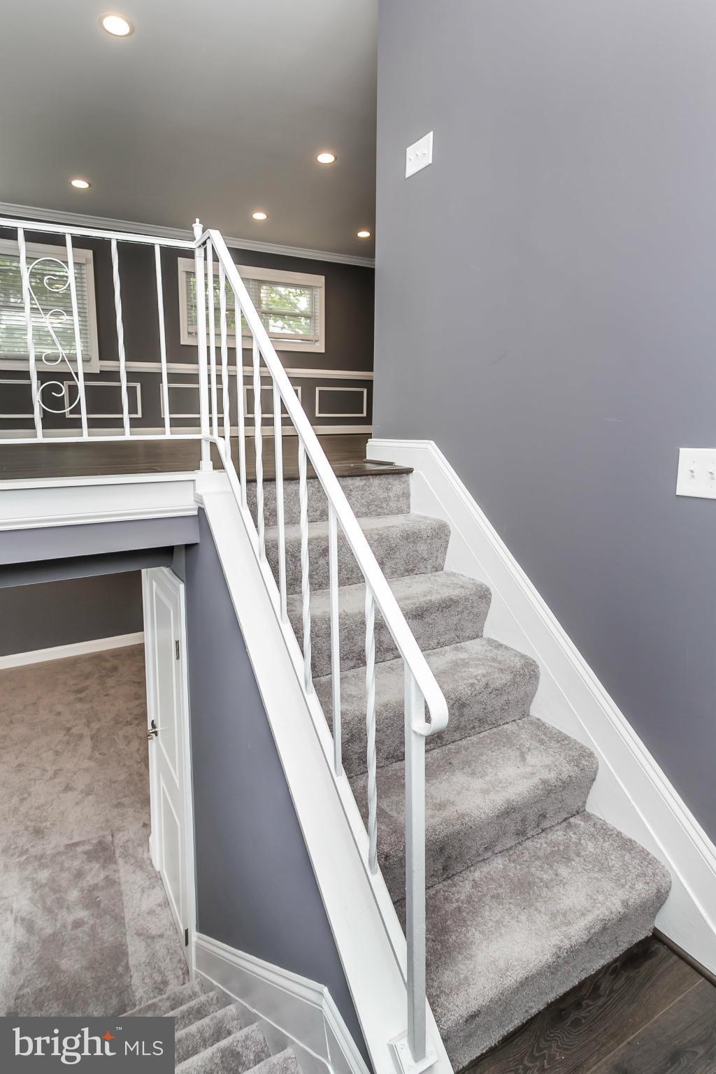 200 Highfalcon Road Reisterstown, MD 21136 - Photo 3 of 28 a view of entryway