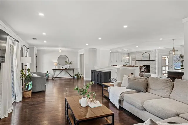 $750,000 | 1570 King Arthur Court Southeast, Smyrna, GA 30080