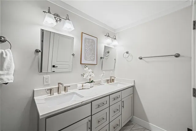 $750,000 | 1570 King Arthur Court Southeast, Smyrna, GA 30080