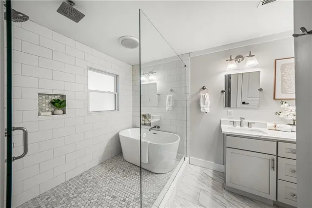 $750,000 | 1570 King Arthur Court Southeast, Smyrna, GA 30080