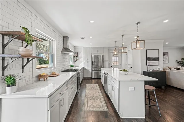 $750,000 | 1570 King Arthur Court Southeast, Smyrna, GA 30080