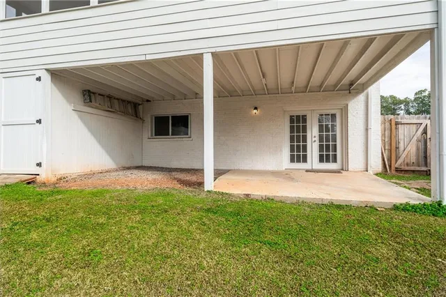 $750,000 | 1570 King Arthur Court Southeast, Smyrna, GA 30080